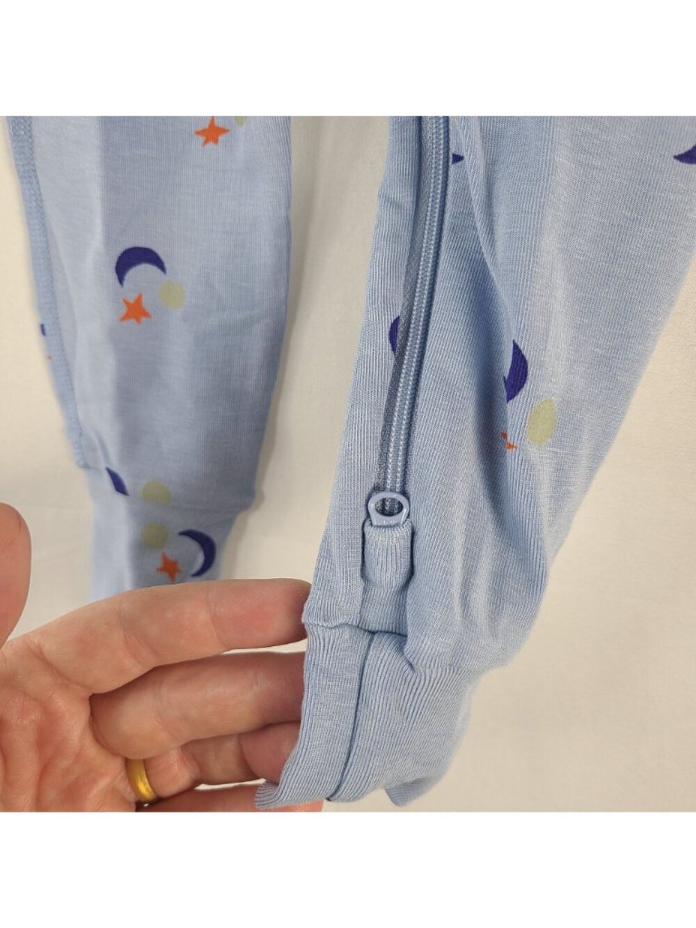 Hanna Andersson Baby Blue Pajamas Sleeper 12-18M Tencel Modal Moon & Star Print - Picture 3 of 5